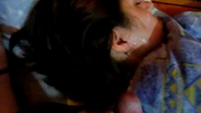 ਪਤੀ ਰੋਂਦਾ ਹੈ ਅਤੇ ਪਤਨੀ ਨੂੰ ਉਸ ਨਾਲ ਧੋਖਾ ਨਾ ਦੇਣ ਲਈ ਬੇਨਤੀ ਕਰਦਾ ਹੈ