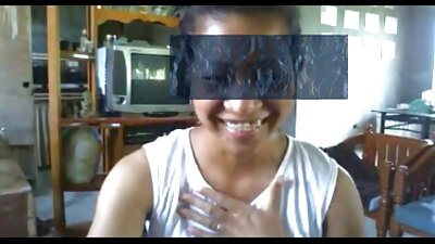 ਗੰਦਾ ਬੁੱਢਾ ਆਦਮੀ ਗਰਮ ਮੁਟਿਆਰ ਦੀ ਜਾਂਚ ਕਰ ਰਿਹਾ ਹੈ