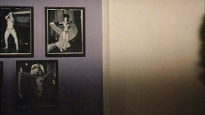 ਸ਼ੁਕੀਨ ਪਤਨੀ ਸੌਂਦੇ ਹੋਏ ਉਡਾਉਂਦੀ ਹੈ