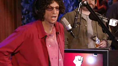 ਸ਼ਰਾਰਤੀ ਹੌਟ ਕਿਸ਼ੋਰ ਇੱਕ ਵੱਡੇ ਮੀਟੀ ਕੁੱਕੜ ਦੀ ਕੋਸ਼ਿਸ਼ ਕਰਦਾ ਹੈ