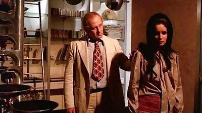 ਦੋਸਤ ਮੰਮੀ ਨੇ ਮੈਨੂੰ ਪੋਰਨ ਮੈਗਜ਼ੀਨਾਂ 'ਤੇ ਹੱਥਰਸੀ ਕਰਦੇ ਫੜਿਆ