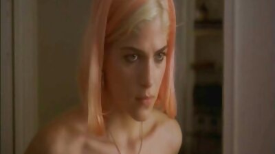 ਜਿਵੇਂ ਕਿ ਉਹ ਨਹੀਂ ਜਾਣਦੀ ਸੀ ਕਿ ਕੀ ਹੋਣ ਵਾਲਾ ਸੀ